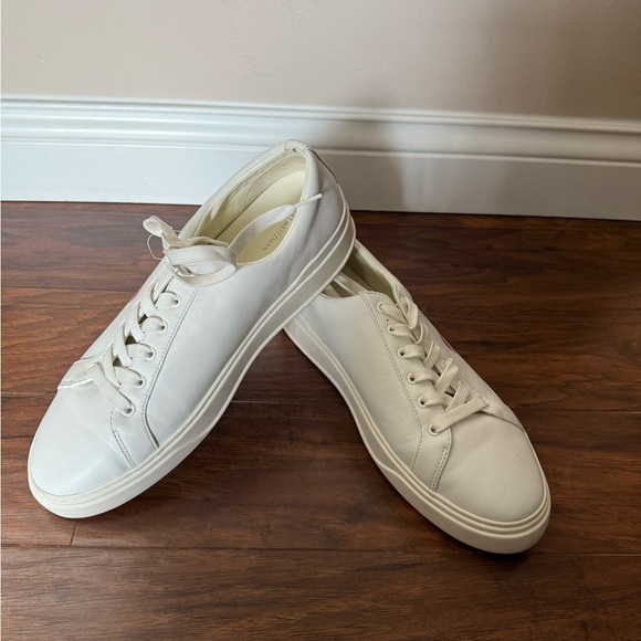 Stuart Weitzman Low Too Heart Men’s White leather Sneakers-Size 12 - Picture 14 of 14